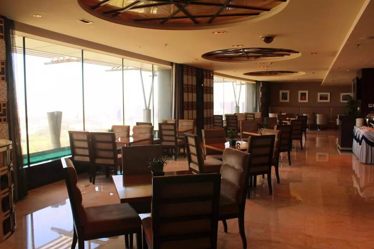 lake view restaurant (Copy).jpg